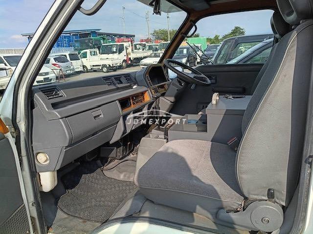 Isuzu Fargo Truck 1992 thumbnail 3