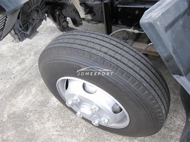 Isuzu Forward 2000 thumbnail 19