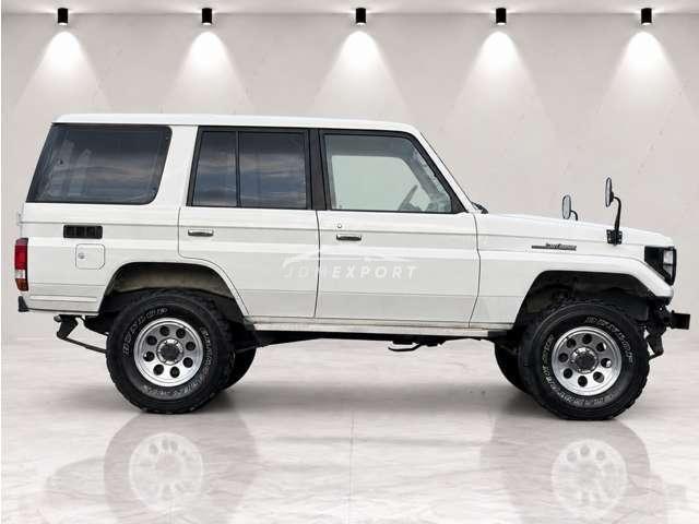 Toyota Land Cruiser 70 1991 thumbnail 2