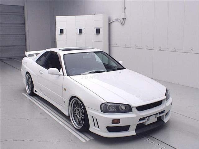 Nissan Skyline 1998 photo 1