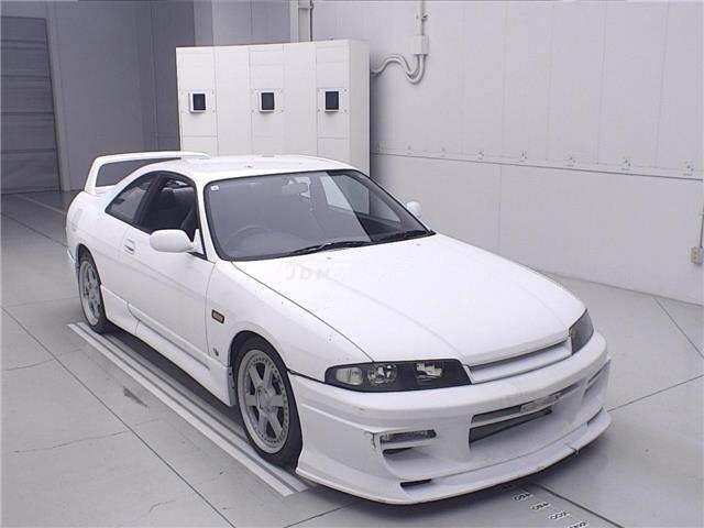 Nissan Skyline 1998 photo 1