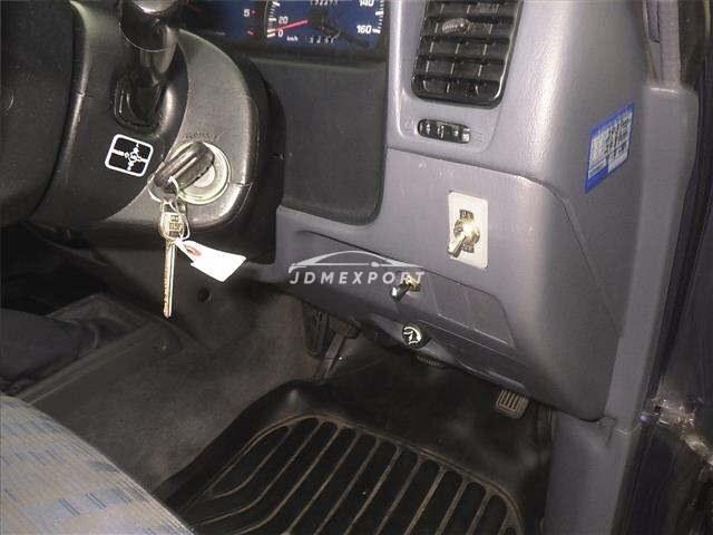 Toyota Hilux 2001 thumbnail 9