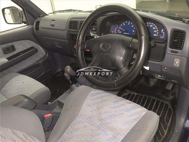 Toyota Hilux 2001 thumbnail 4
