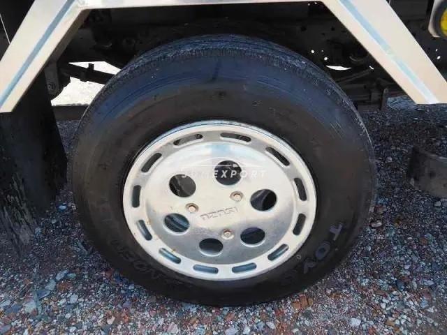 Isuzu Elf Truck 2002 thumbnail 19