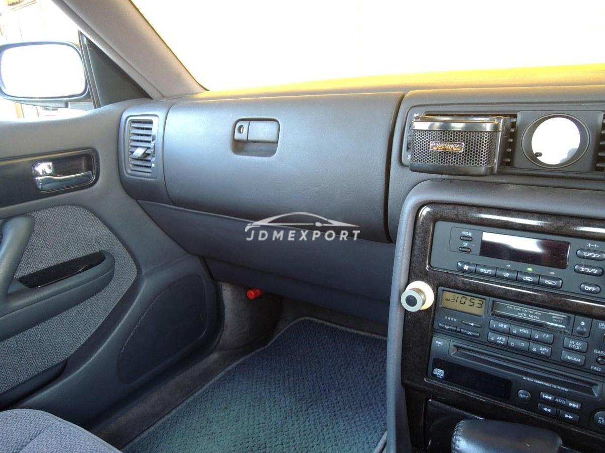 Nissan Gloria Sedan 1995 thumbnail 32