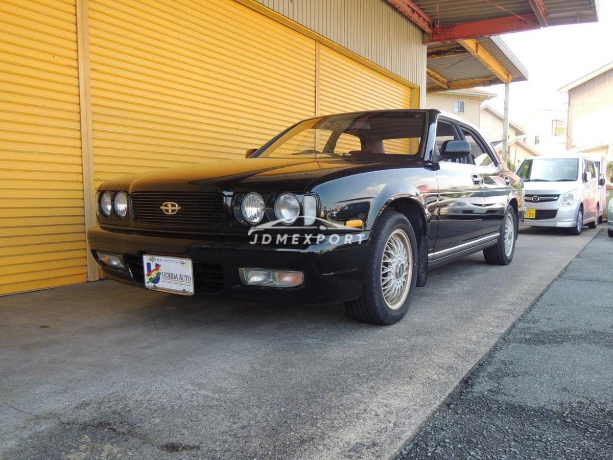 Nissan Gloria Sedan 1995