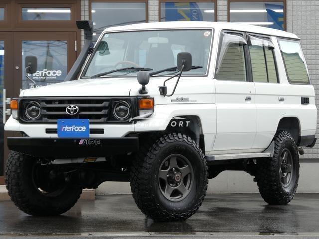 Toyota Land Cruiser 70 2000