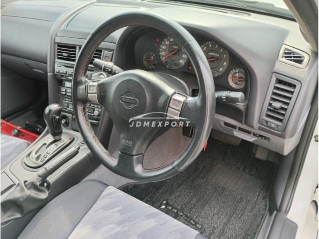 Nissan Skyline 2000 thumbnail 15