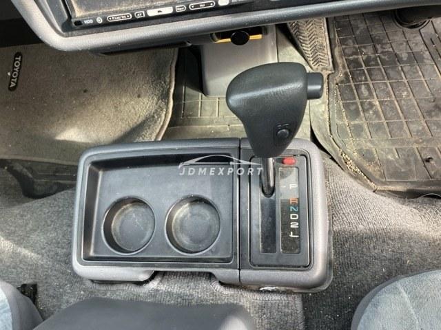 Toyota Hiace Van 1999 thumbnail 6