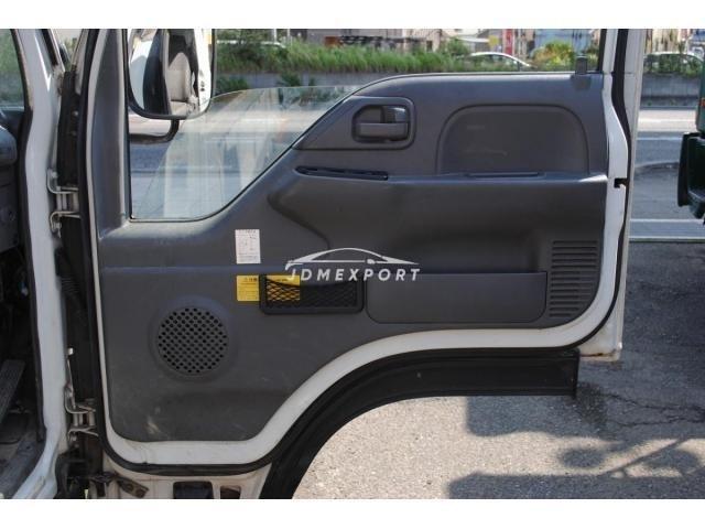 Isuzu Elf Truck 2001 thumbnail 27
