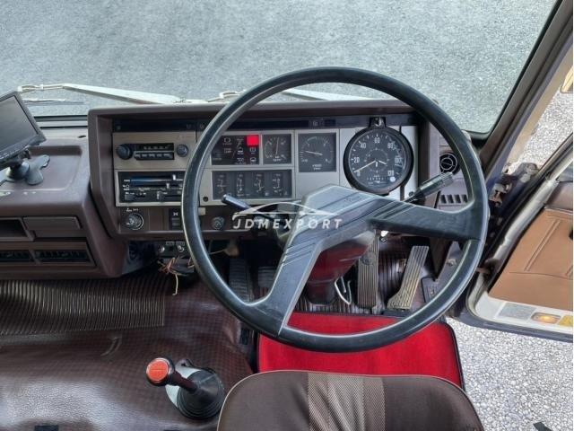 Hino Super Dolphin 1985 thumbnail 19