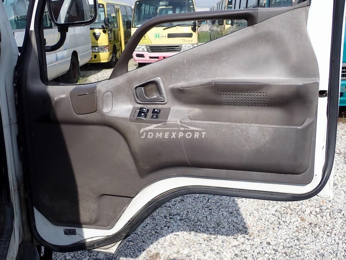 Mitsubishi Fuso Canter 1994 thumbnail 36