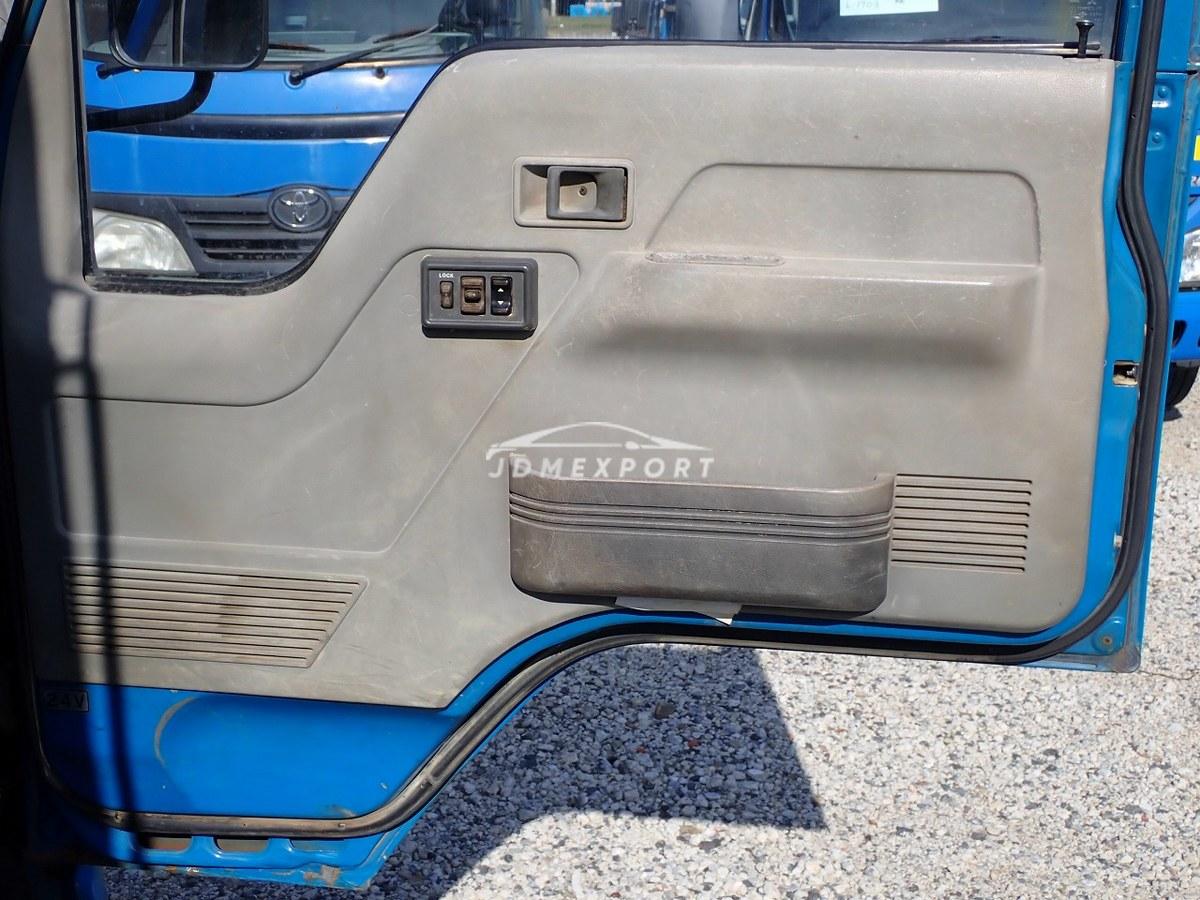 Mitsubishi Fuso Canter 1992 thumbnail 37