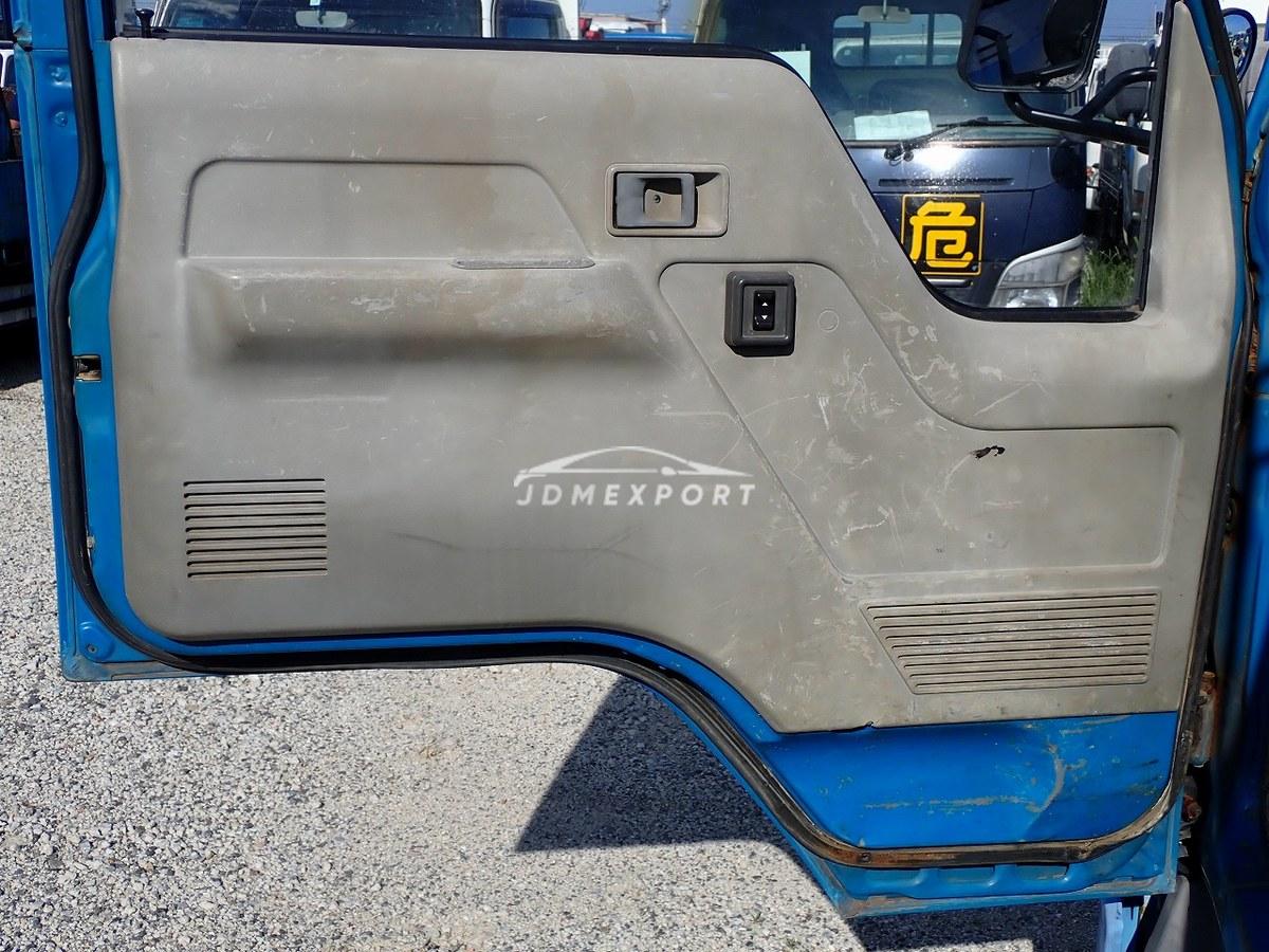 Mitsubishi Fuso Canter 1992 thumbnail 35