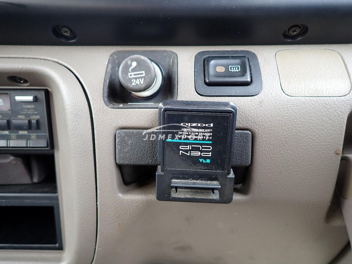 Toyota Coaster 1993 thumbnail 37