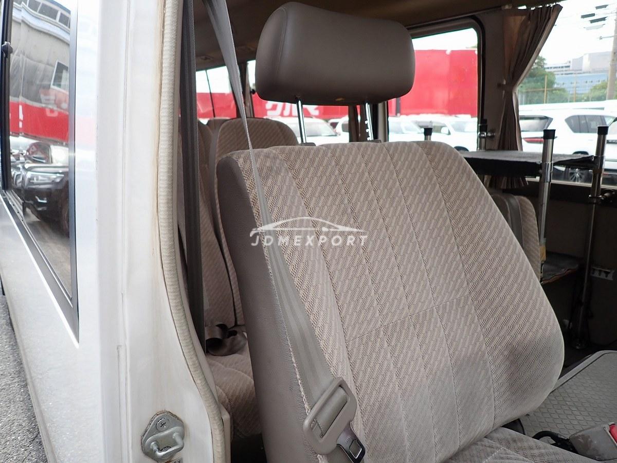 Toyota Coaster 1993 thumbnail 19