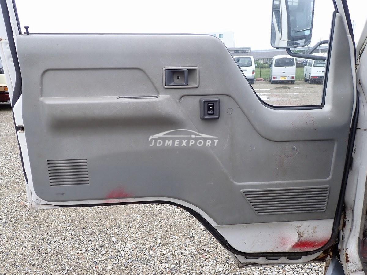 Mitsubishi Fuso Canter 1991 thumbnail 41