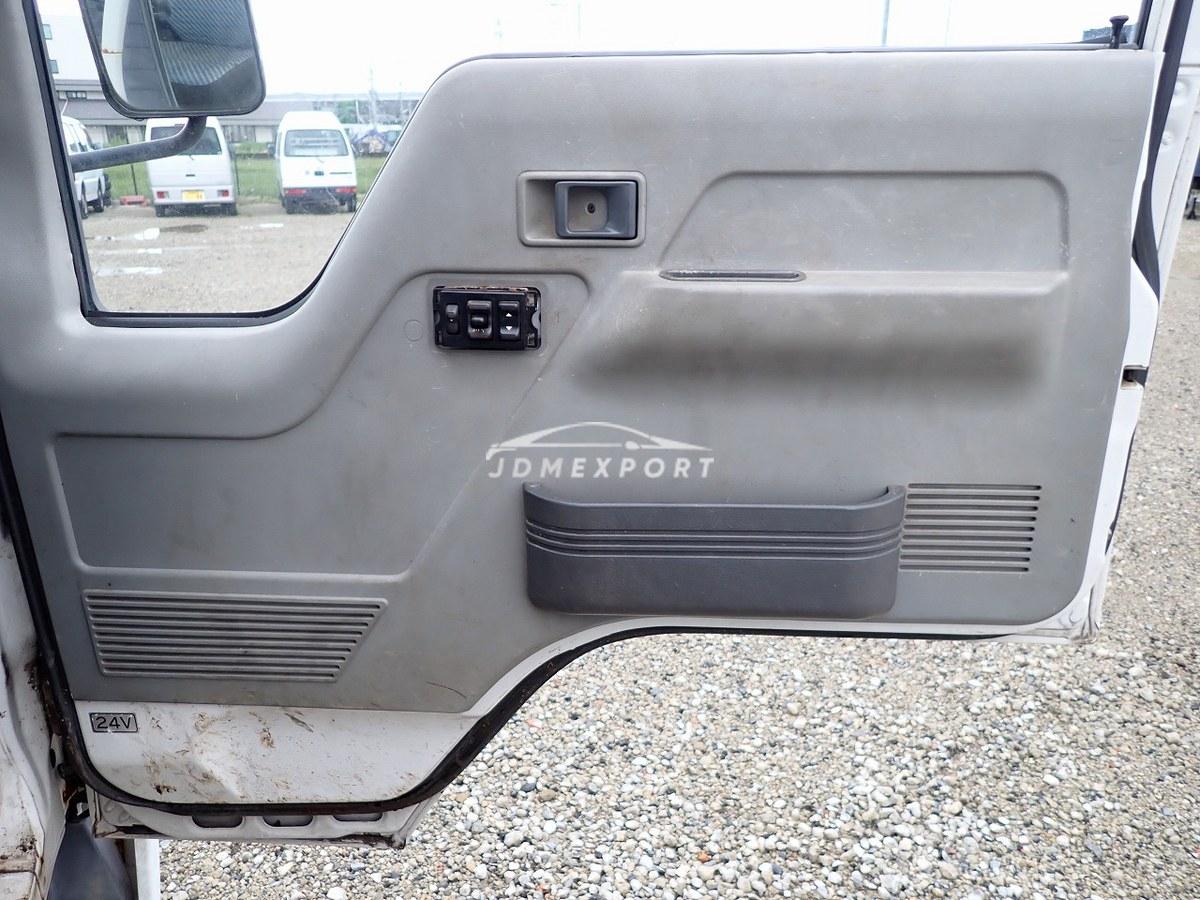Mitsubishi Fuso Canter 1991 thumbnail 36