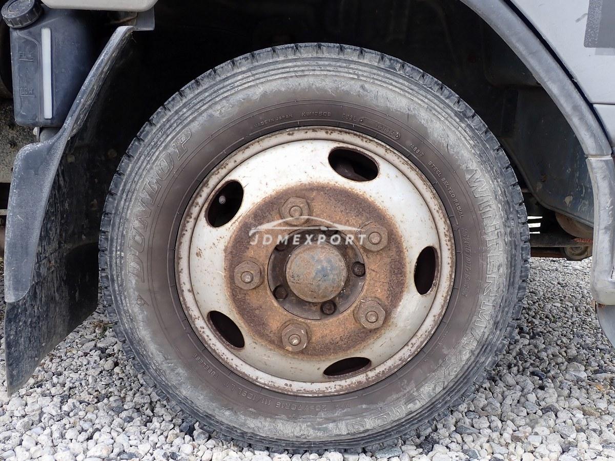 Mitsubishi Fuso Canter 2000 thumbnail 11