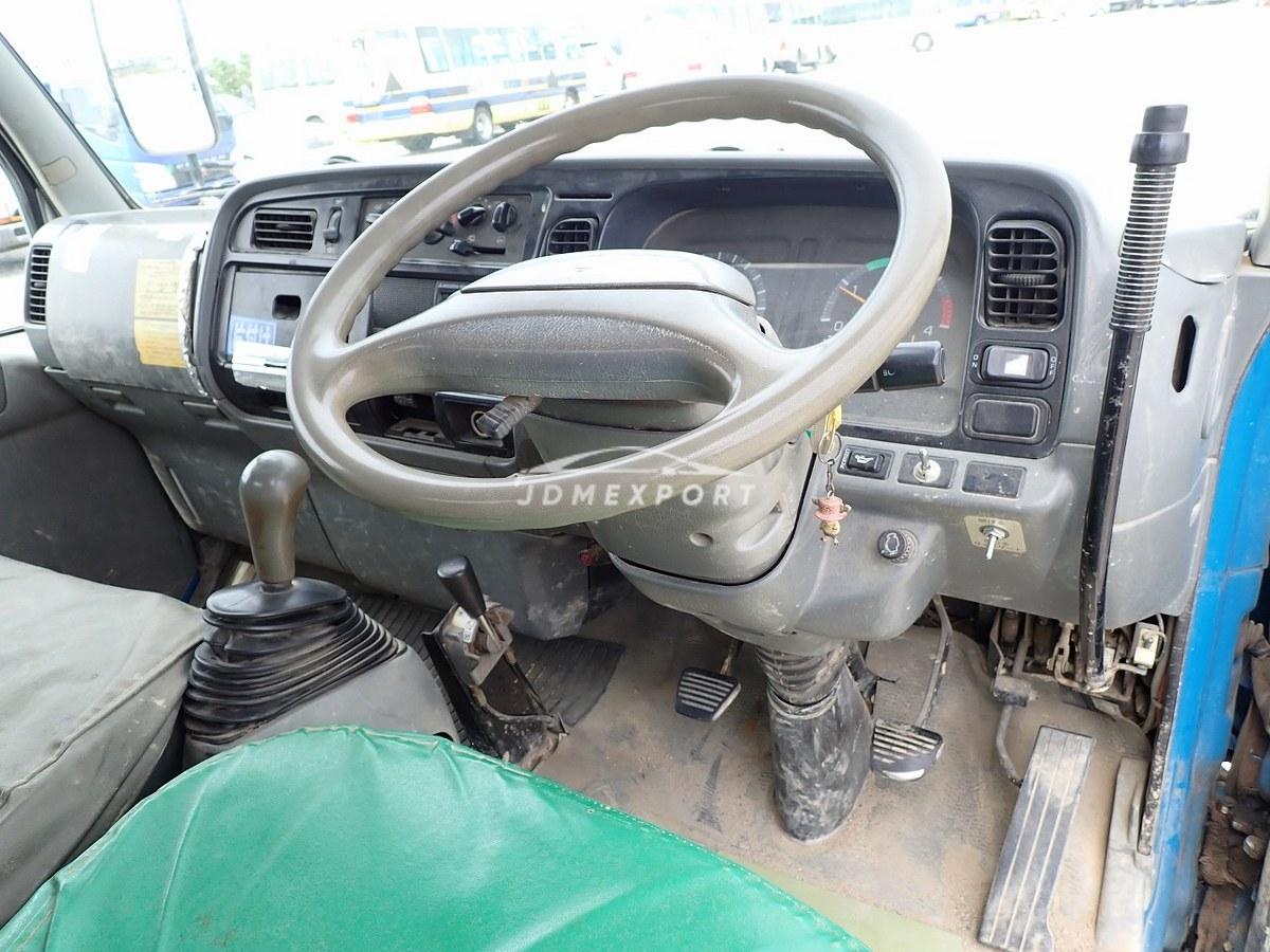 Mitsubishi Fuso Canter 2000 thumbnail 26