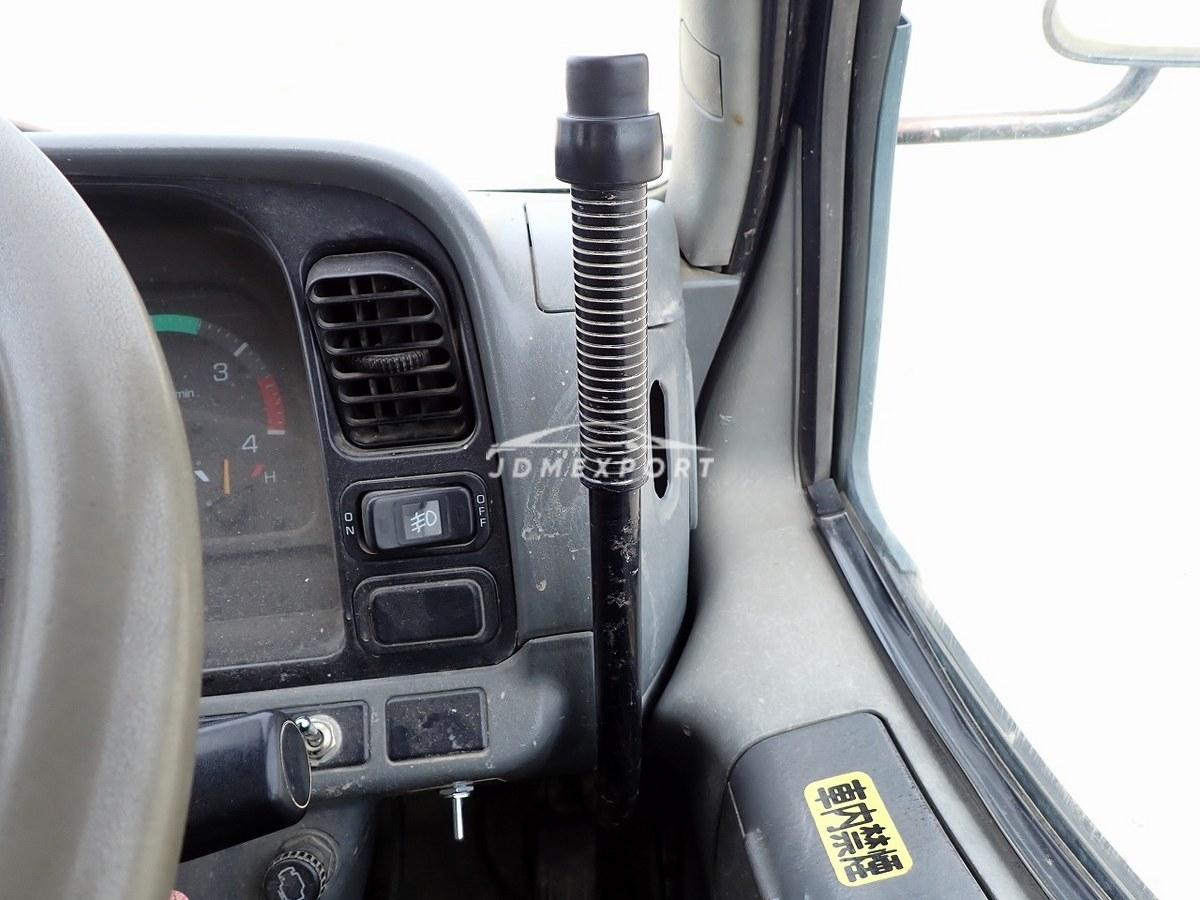 Mitsubishi Fuso Canter 2000 thumbnail 31