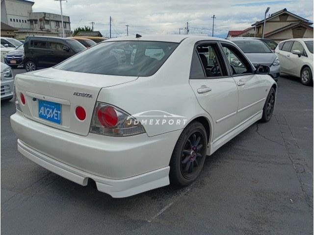 Toyota Altezza 2001 thumbnail 4