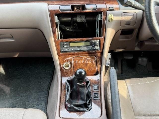 Nissan Laurel 2000 thumbnail 9