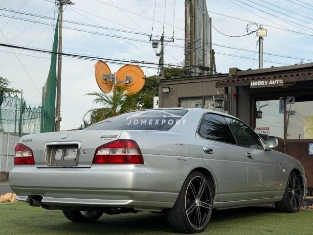 Nissan Laurel 2000 thumbnail 2