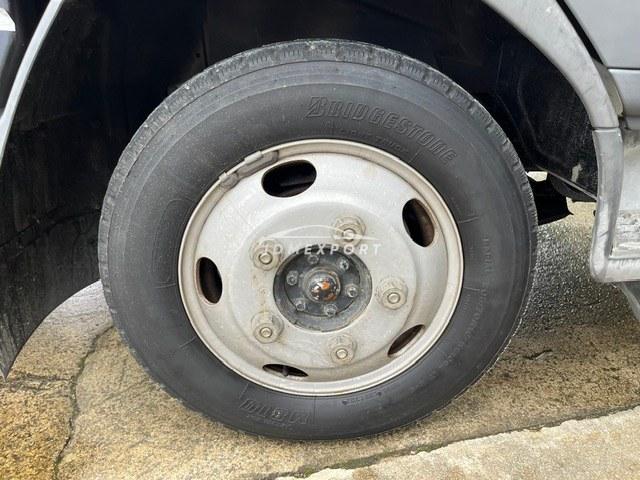 Mitsubishi Fuso Canter 1997 thumbnail 32