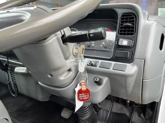 Mitsubishi Fuso Canter 1997 thumbnail 17