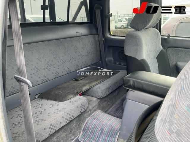 Toyota Hilux 2002 thumbnail 6
