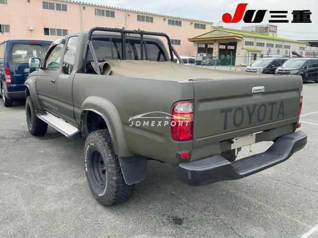 Toyota Hilux 2002 thumbnail 2