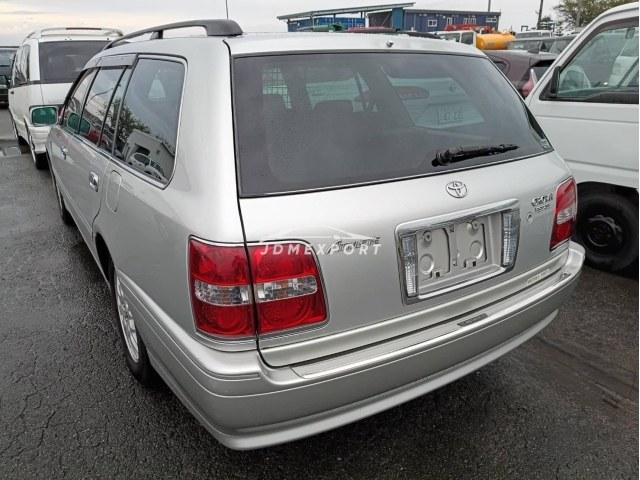 Toyota Crown Estate 2001 thumbnail 2