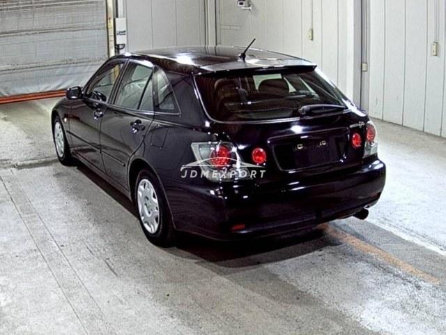 Toyota Altezza Gita 2001 thumbnail 2