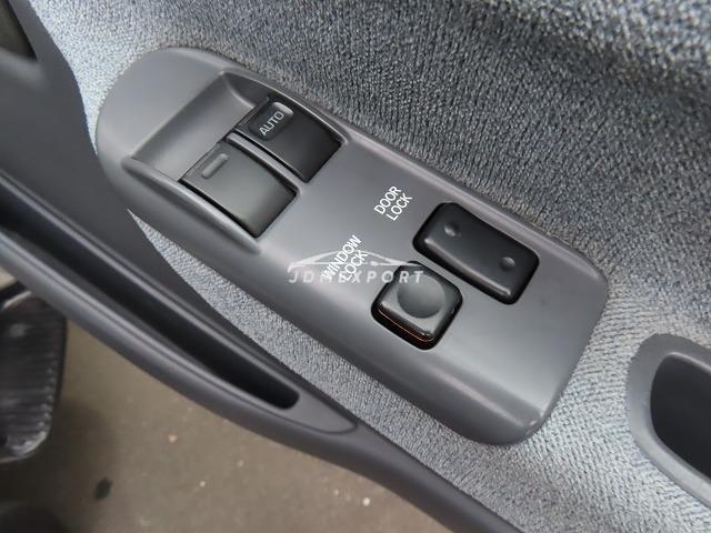 Toyota Hiace Van 1999 thumbnail 41
