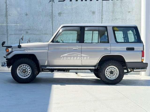 Toyota Land Cruiser 70 2001 thumbnail 3