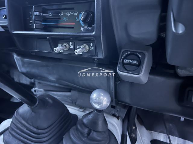 Toyota Land Cruiser 70 1997 thumbnail 8