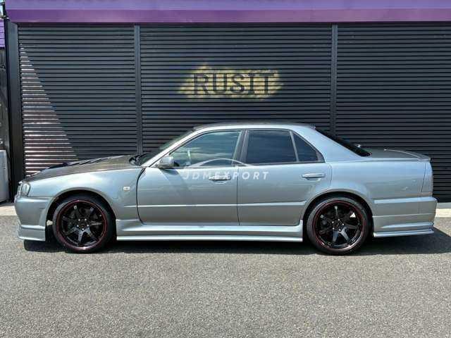 Nissan Skyline 2000 thumbnail 4