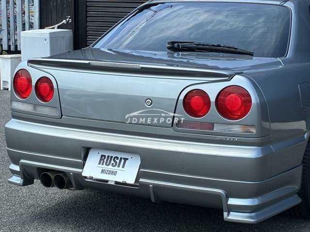 Nissan Skyline 2000 thumbnail 10