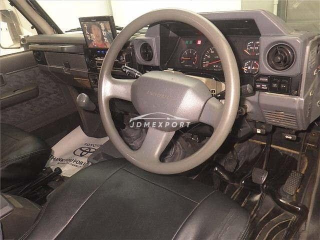 Toyota Land Cruiser 1999 thumbnail 6