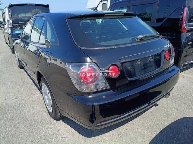 Toyota Altezza Gita 2001 thumbnail 2