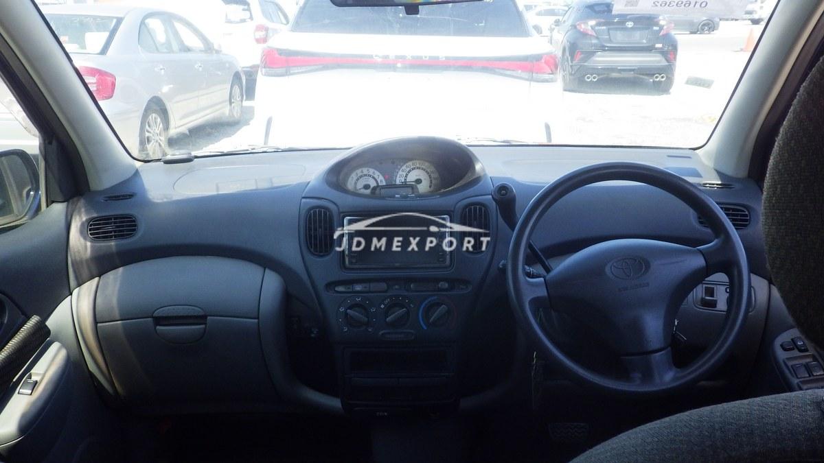 Toyota Fun Cargo 2001
