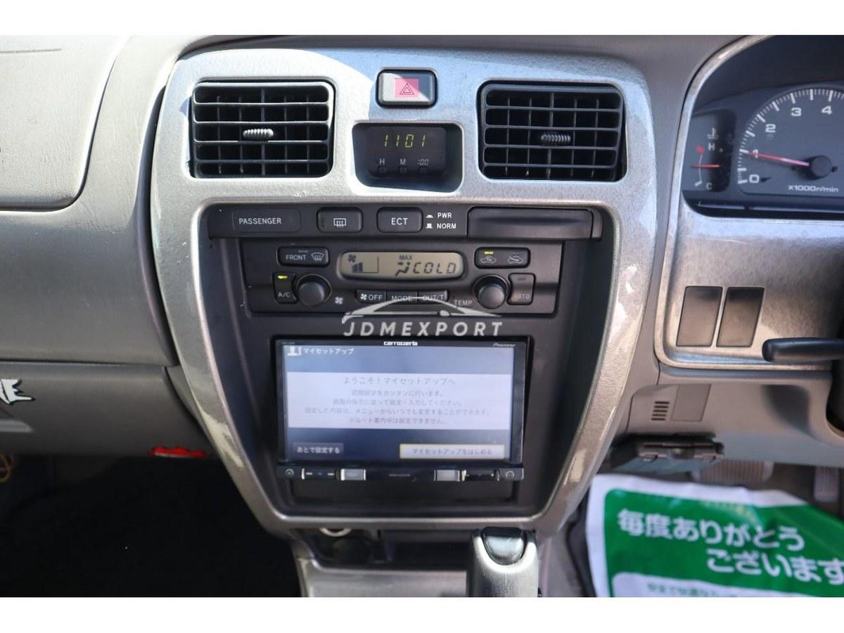 Toyota Hilux Surf 2002 thumbnail 25