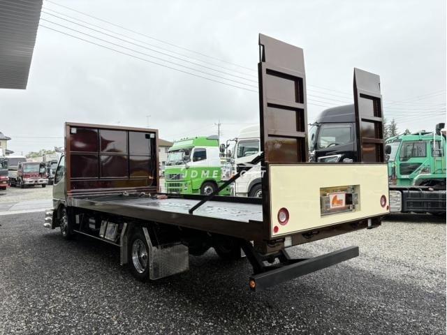Mitsubishi Fuso Canter 2000 thumbnail 6