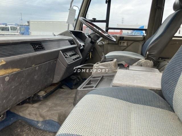Mitsubishi Fuso Fighter 1991 thumbnail 6