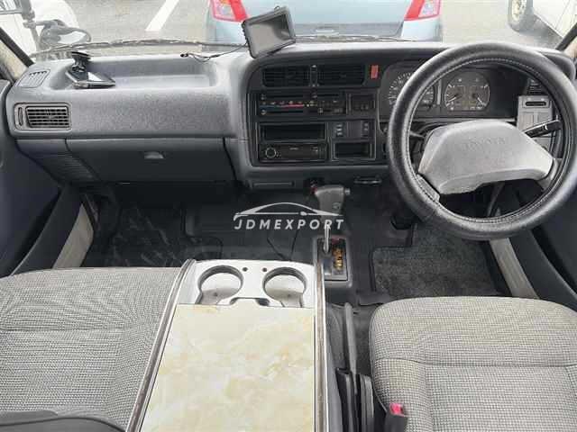 Toyota Hiace Van 1994 thumbnail 4