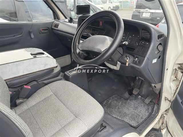Toyota Hiace Van 1994 thumbnail 7