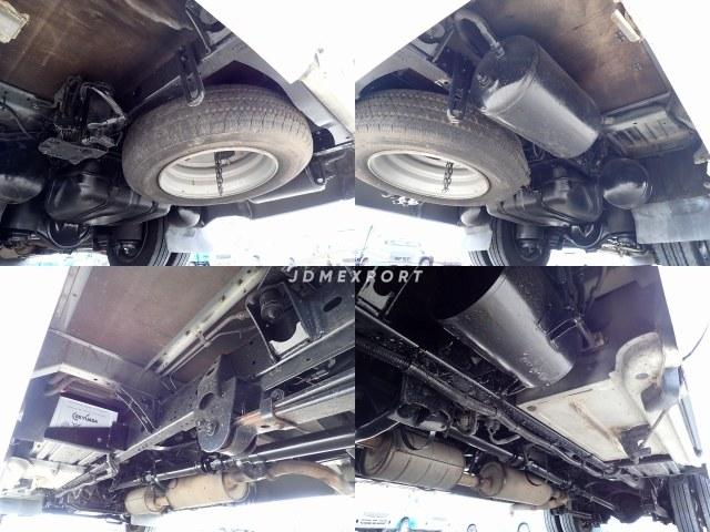 Toyota Coaster 1996 thumbnail 12