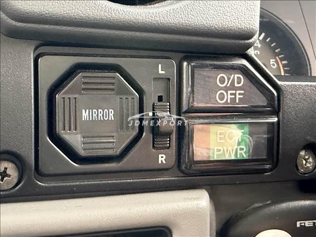 Toyota Land Cruiser Prado 1992 thumbnail 17