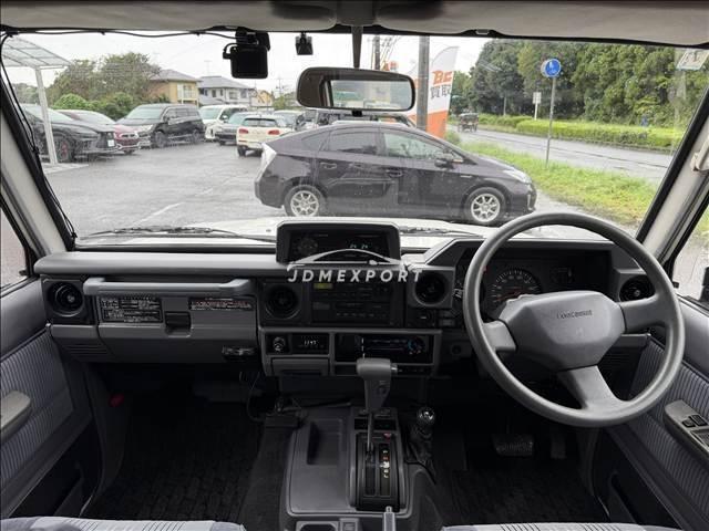 Toyota Land Cruiser Prado 1990 thumbnail 3